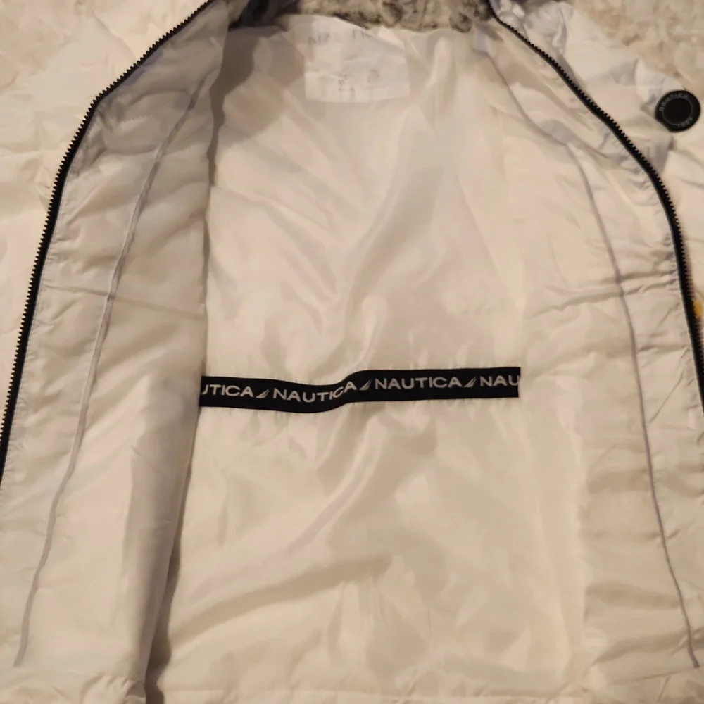 NWT Women's Nautica Puffer Jacket Size S - Picture 3 of 4